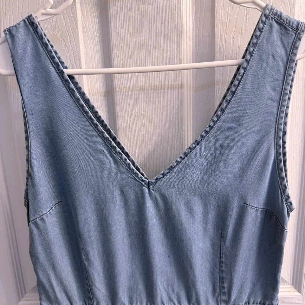 Topshop Denim Mini Skater Dress w/ Pockets – Light Blue – Size 8 – Nordstrom - Picture 3 of 6